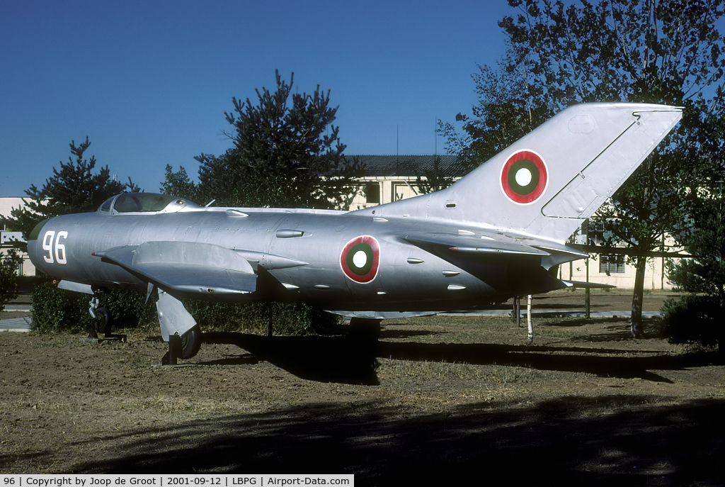 96, Mikoyan-Gurevich MiG-19P C/N not available, This MiG-19 is one of many gate guards that can be found on graf Ignatievo air base.