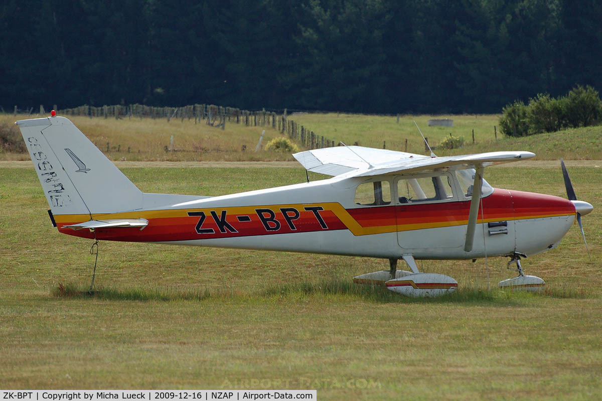 ZK-BPT, 1959 Cessna 172A C/N 47179, At Taupo