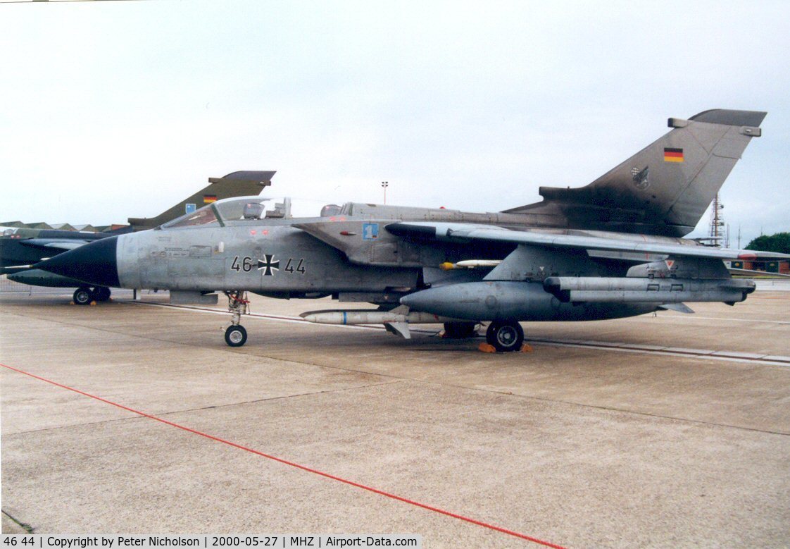46 44, Panavia Tornado ECR C/N 871/GS277/4344, Tornado ECR of JBG-32 on display at the Mildenhall Air Fete of 2000.