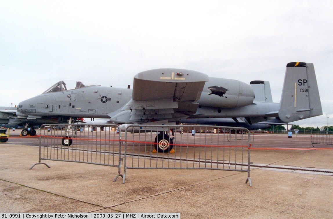 81-0991, 1981 Fairchild Republic A-10A Thunderbolt II C/N A10-0686, A-10A Thunderbolt of 81st Fighter Squadron/52nd Fighter Wing in the static park at the Mildenhall Air Fete of 2000.