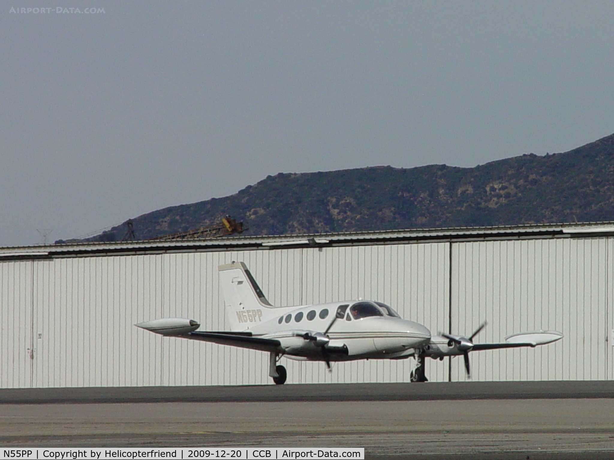 N55PP, 1972 Cessna 414 Chancellor C/N 414-0366, Taxiing to runway 24