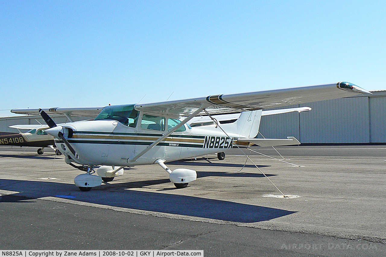 N8825A, 1981 Cessna 172P C/N 17274860, At Arlington Municipal