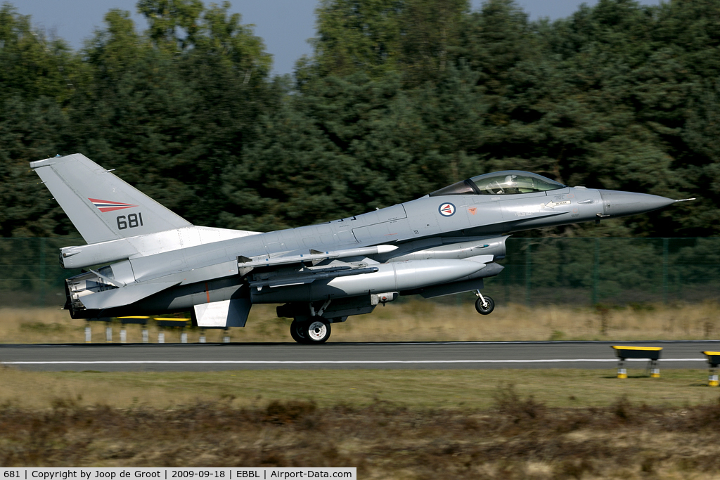 681, 1980 General Dynamics F-16AM Fighting Falcon C/N 6K-53, arrival back at Brogel after a tiger meet mission