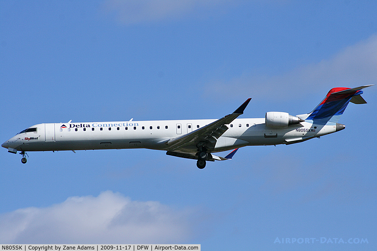 N805SK, 2006 Bombardier CRJ-900ER (CL-600-2D24) C/N 15069, Delta Connection at DFW