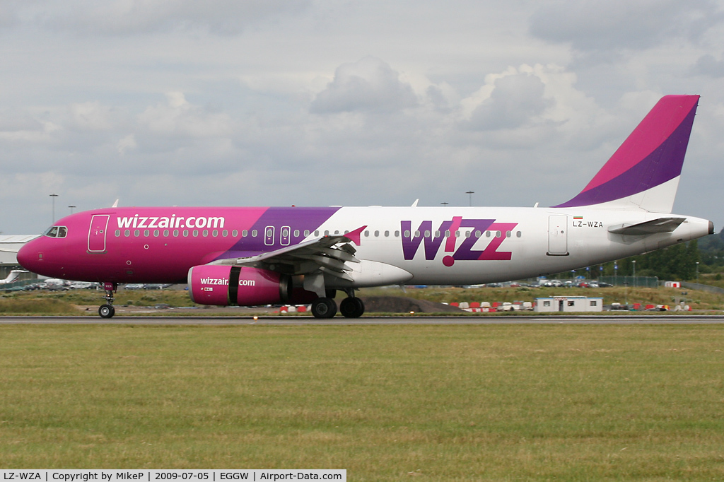 LZ-WZA, 2005 Airbus A320-232 C/N 2571, Braking on arrival on Runway 26.