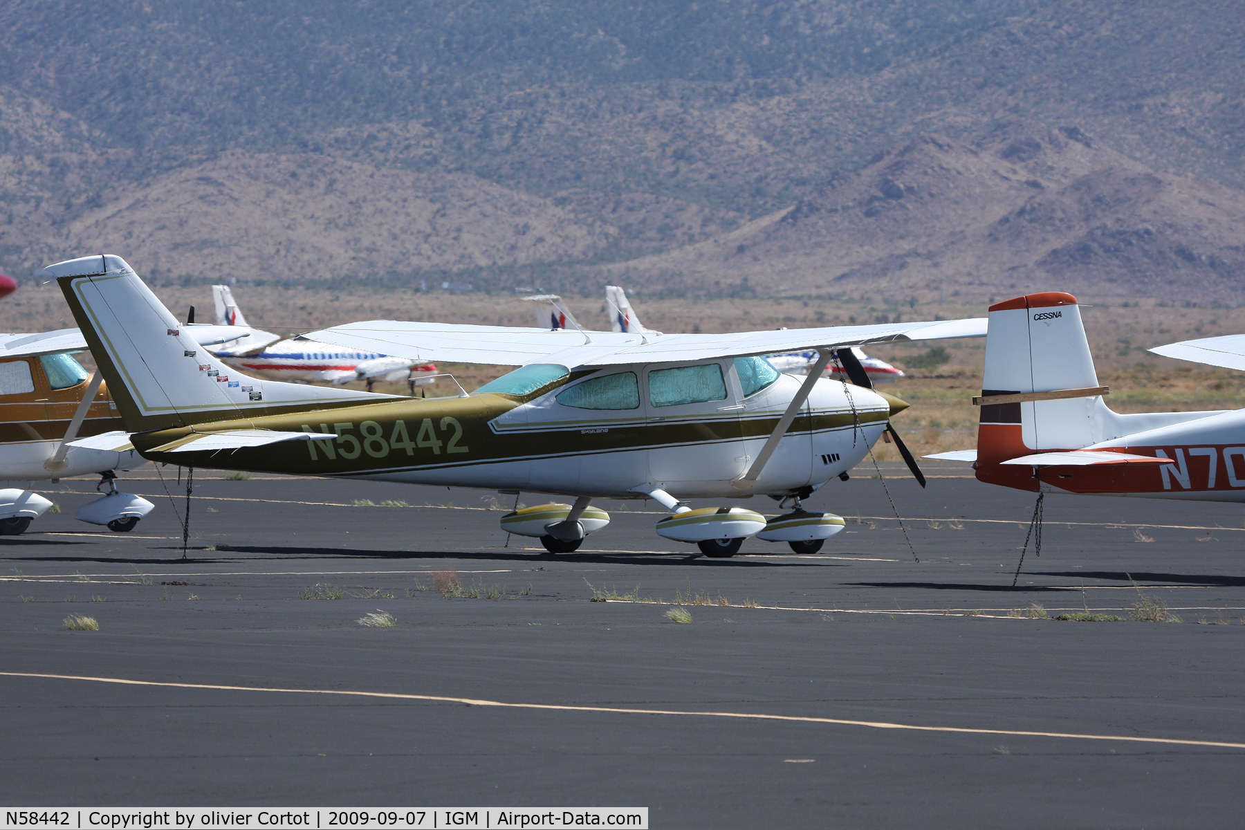N58442, 1973 Cessna 182P Skylane C/N 18262066, Kingman airport, AZ