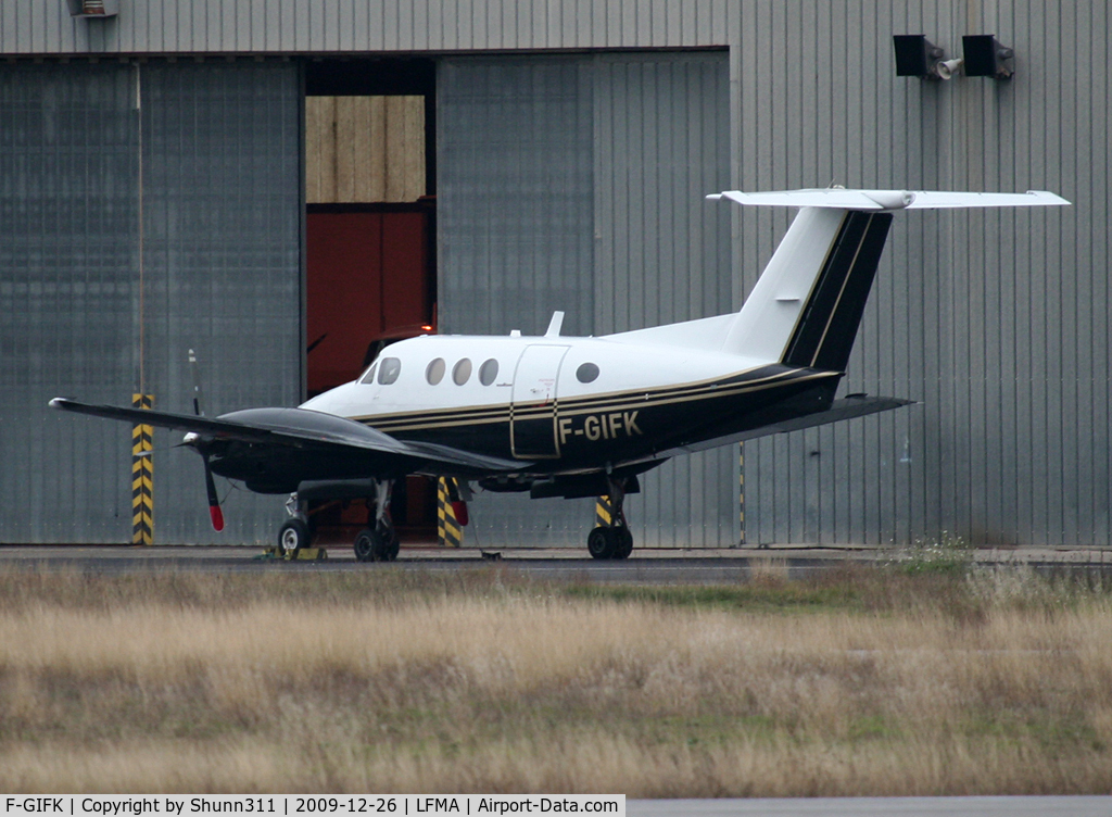 F-GIFK, 1980 Beech F90 King Air C/N LA-62, Parked at his home base...