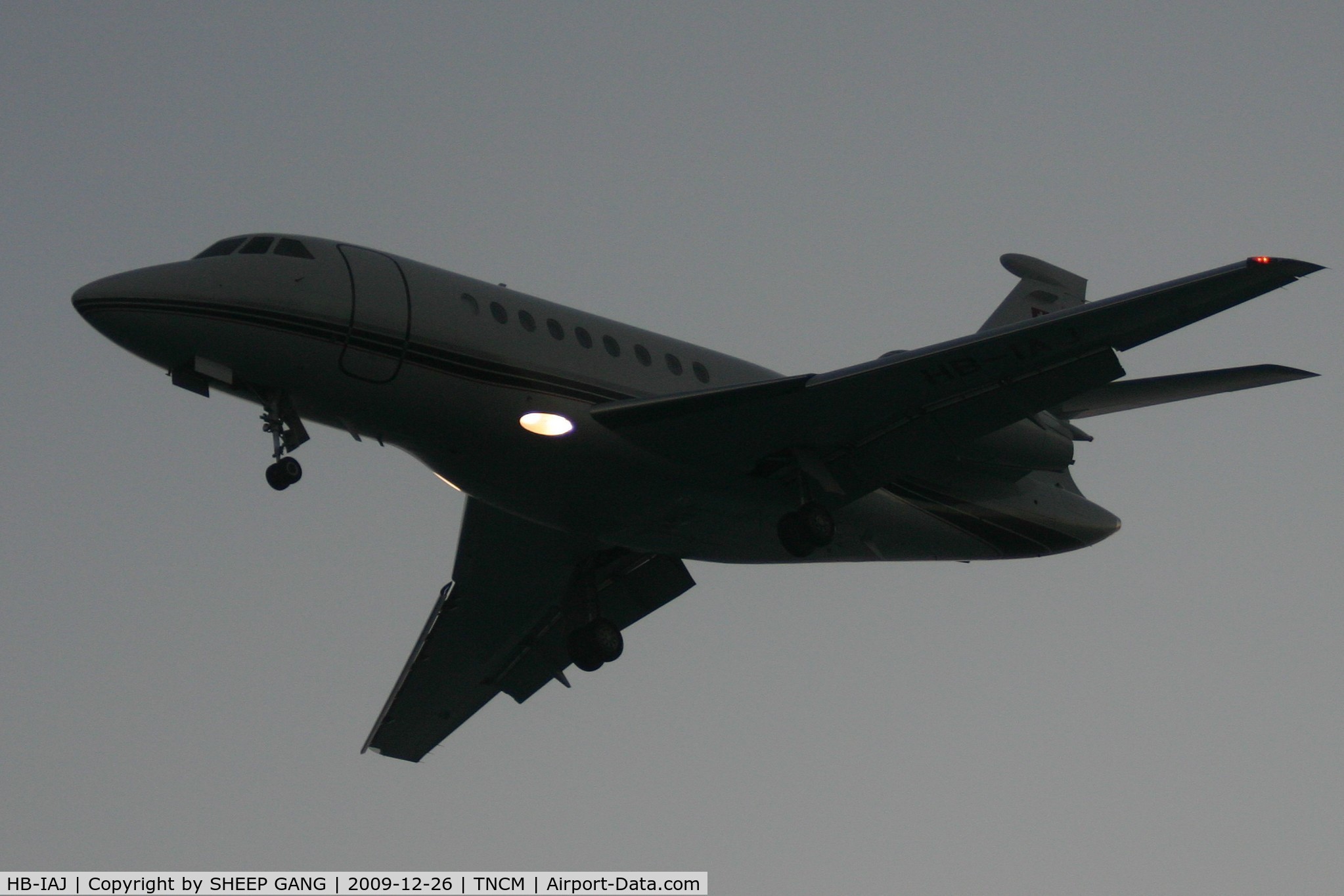 HB-IAJ, 2003 Dassault Falcon 2000EX C/N 3, HB-IAJ Landing on runway 10 in the laate afternoon