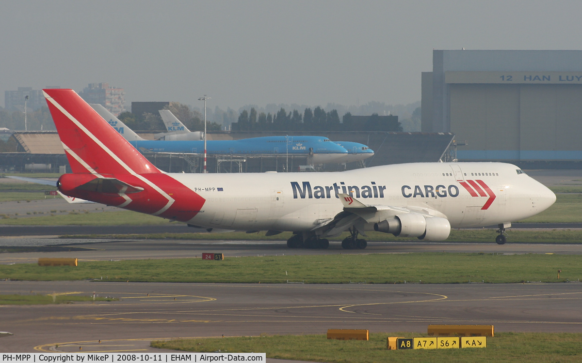 PH-MPP, 1989 Boeing 747-412/BCF C/N 24061, Lining up on Runway 24 for departure.