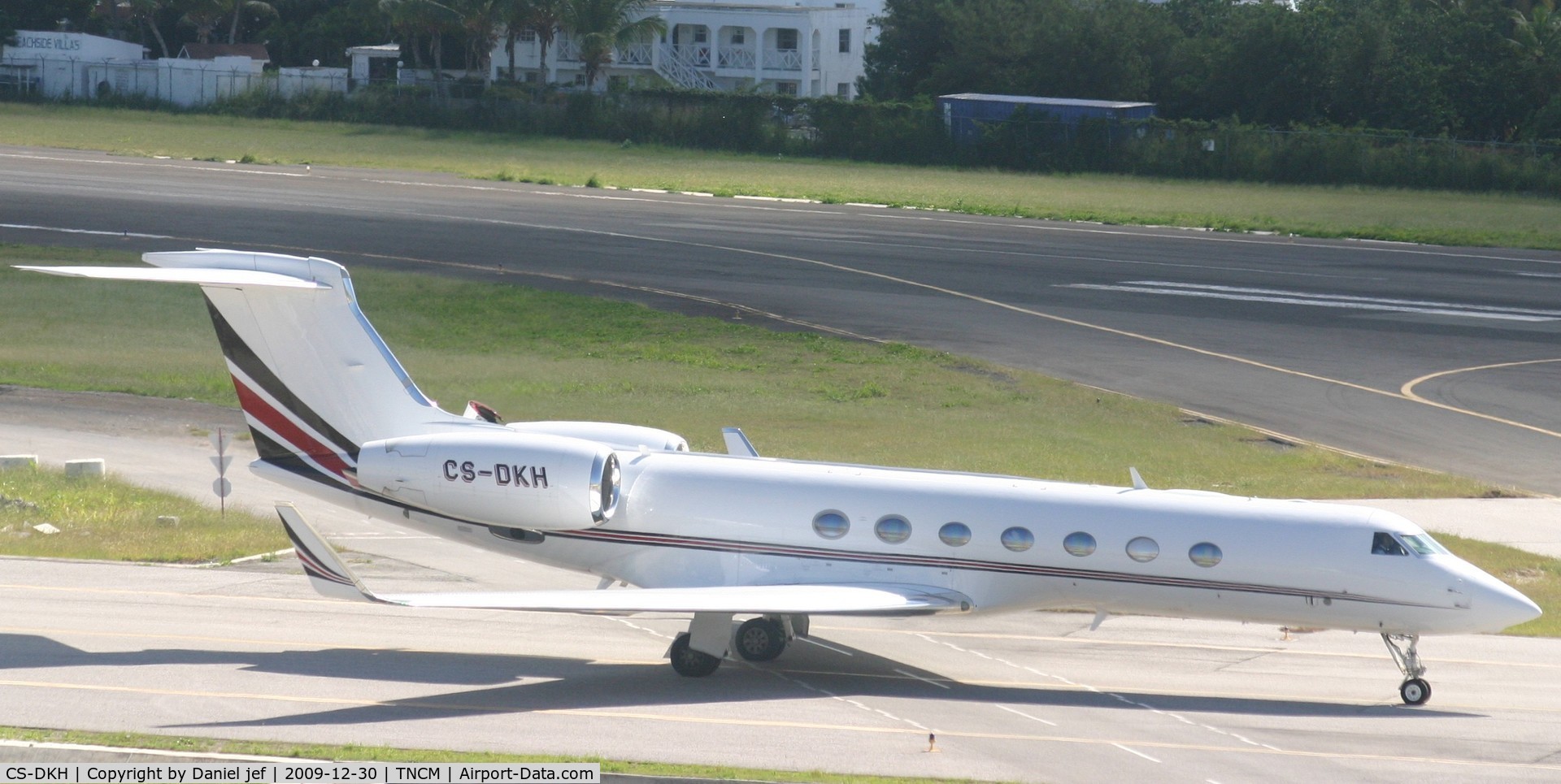 CS-DKH, 2007 Gulfstream Aerospace GV-SP (G550) C/N 5150, CS-DKH taxing to Alhpa for take off