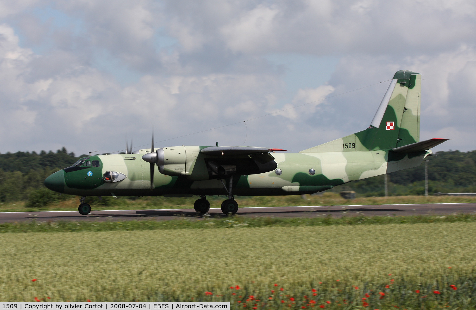 1509, Antonov An-26 C/N 1509, landing at Florennes Belgian air force base