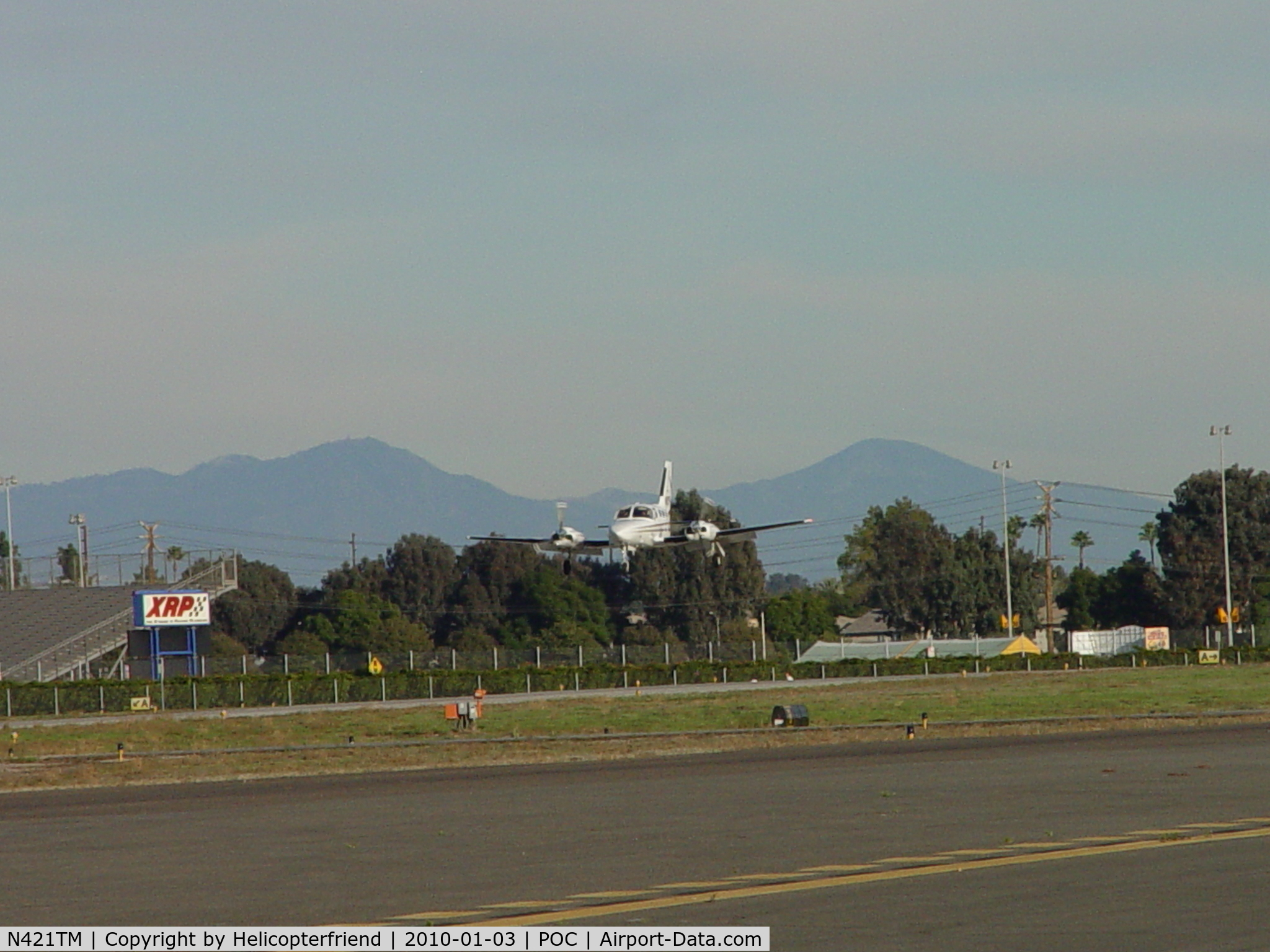 N421TM, 1976 Cessna 421C Golden Eagle C/N 421C0241, On final to 26L