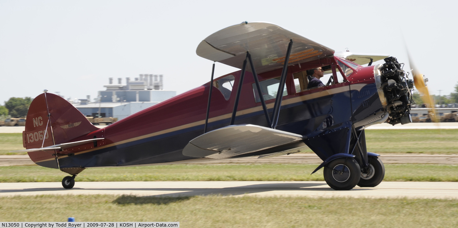 N13050, 1932 Waco UEC C/N 3678, EAA AIRVENTURE 2009