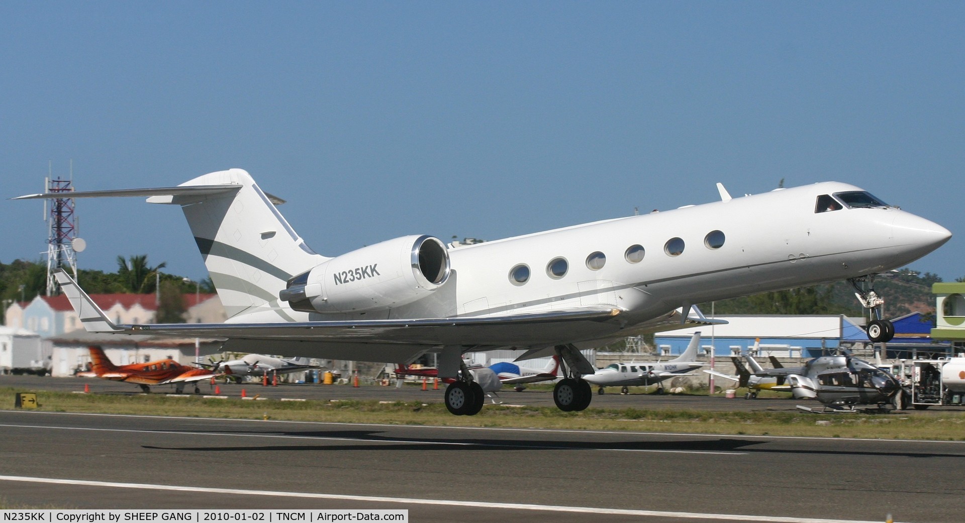 N235KK, 2001 Gulfstream Aerospace G-IV C/N 1458, N235KK departing TNCM runway 10