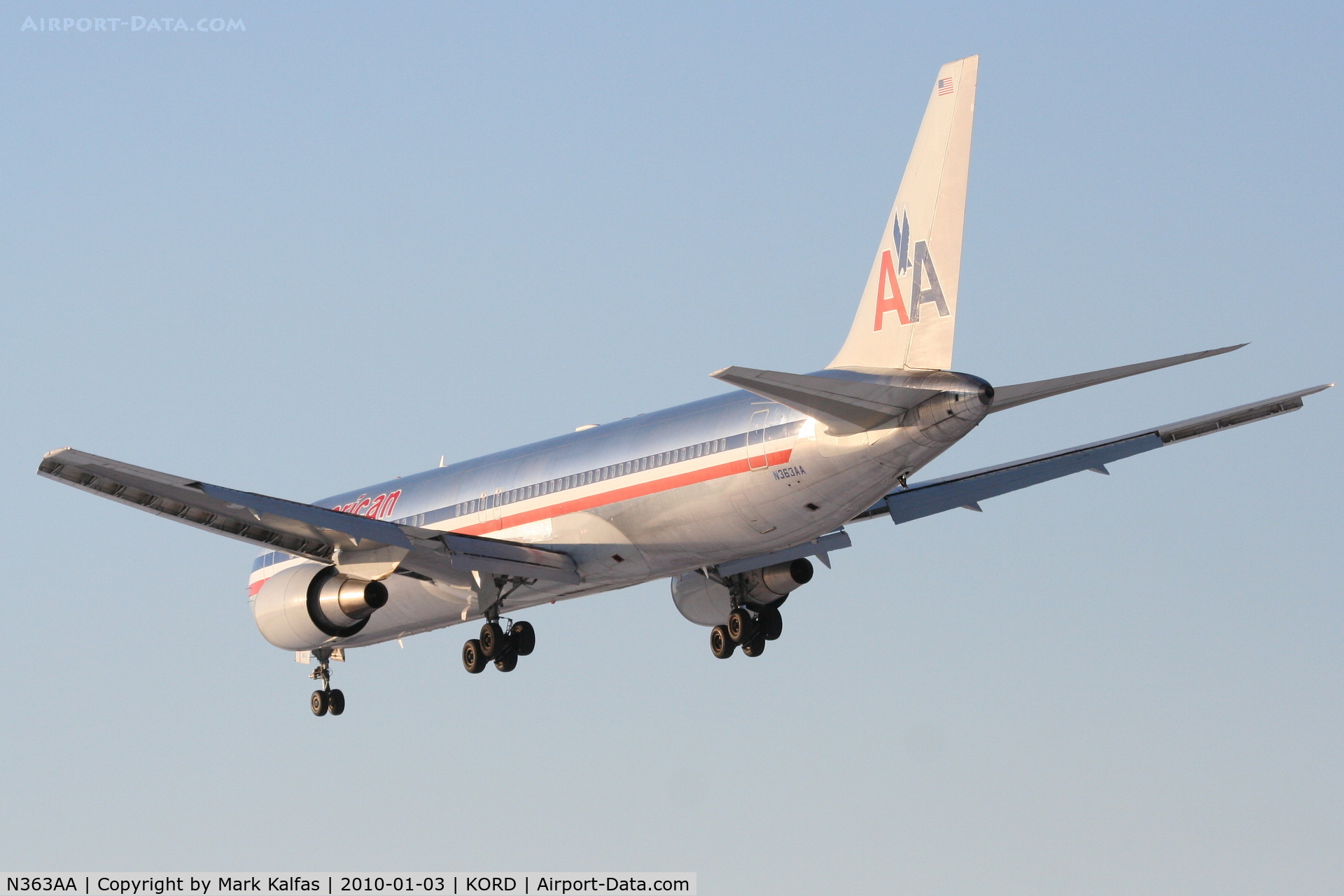 N363AA, 1988 Boeing 767-323 C/N 24044, American Airlines Boeing 767-323, AAL137, arriving KORD RWY 28 from KLAX.