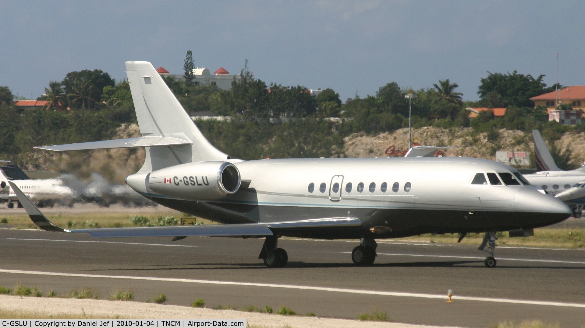 C-GSLU, 2008 Dassault Falcon 2000EX C/N 167, C-GSLU just landed at TNCM and prepping to back track