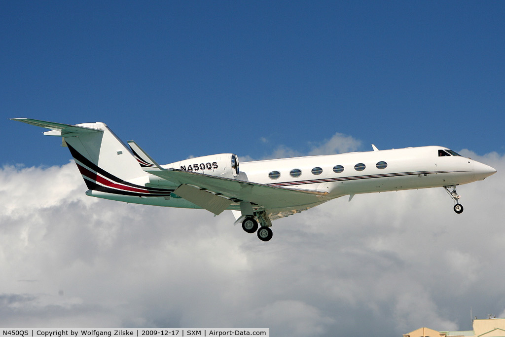 N450QS, 2006 Gulfstream Aerospace GIV-X (G450) C/N 4046, visitor