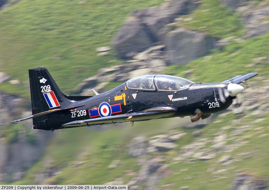 ZF209, 1989 Short S-312 Tucano T1 C/N S035/T34, Royal Air Force. Operated by 72 (R) Squadron named 'Enniskillin'. Taken in Kirkstone Pass, Cumbria.