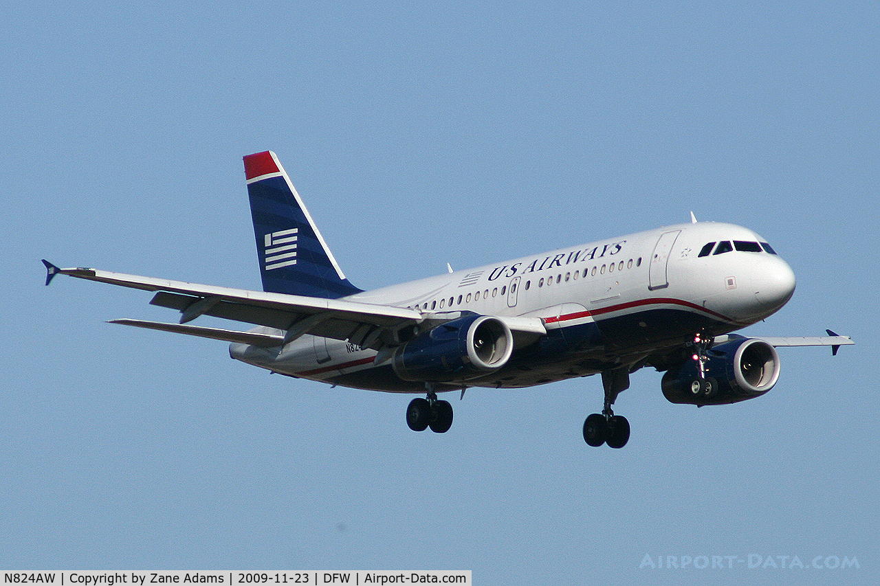 N824AW, 2001 Airbus A319-132 C/N 1490, US Airways landing at DFW
