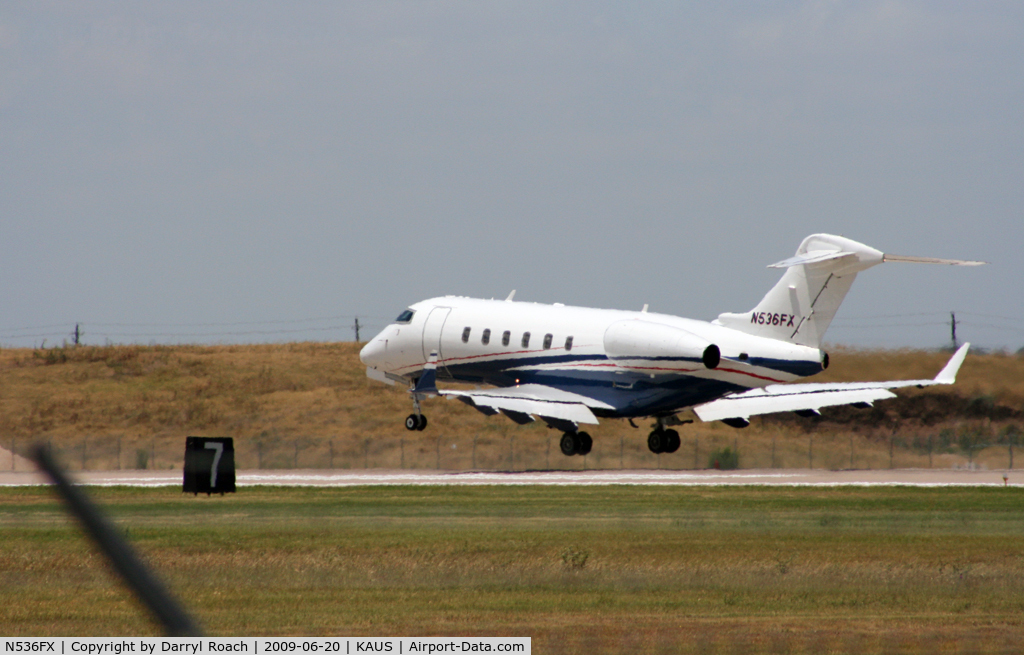 N536FX, 2007 Bombardier Challenger 300 (BD-100-1A10) C/N 20171, BJ touches down on 17L.