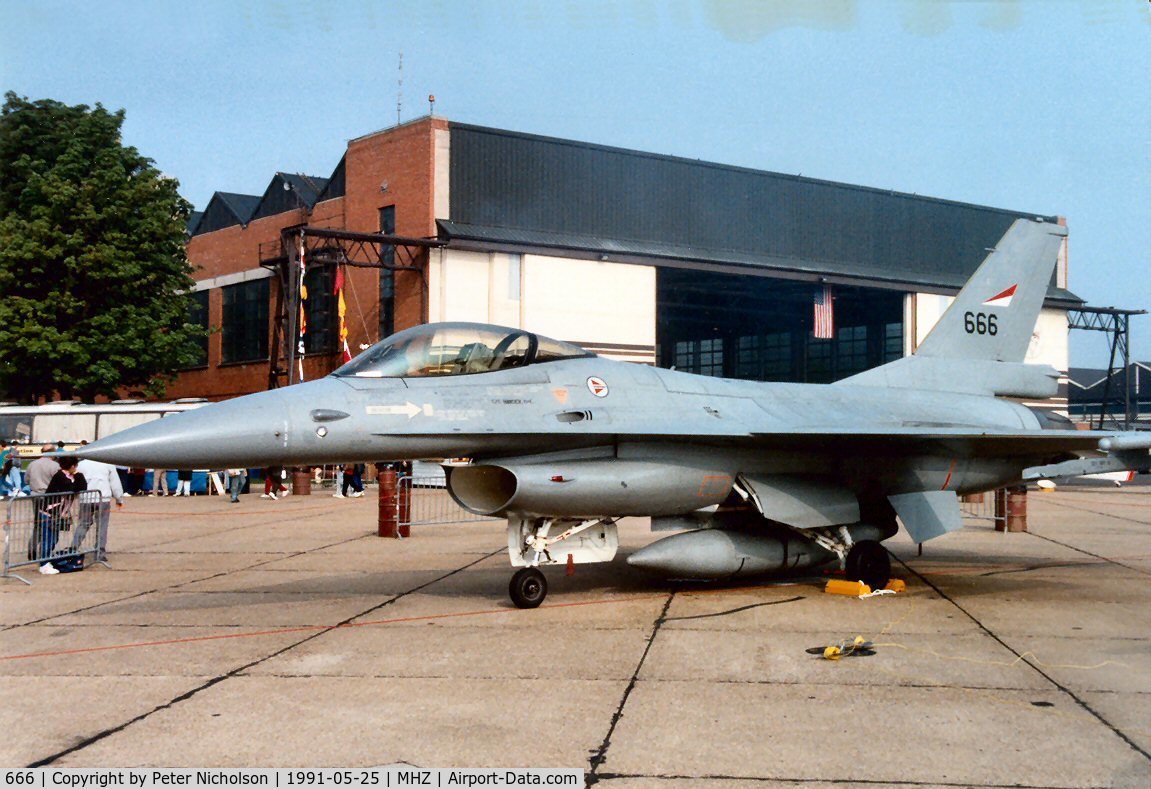 666, Fokker F-16A Fighting Falcon C/N 6K-38, F-16A Falcon of 334 Skv Royal Norwegian Air Force on display at the 1991 RAF Mildenhall Air Fete.