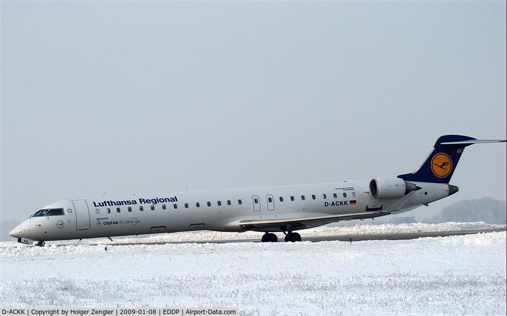 D-ACKK, 2006 Bombardier CRJ-900LR (CL-600-2D24) C/N 15094, The lunch-time-shuttle from MUC is taxiing to APRON