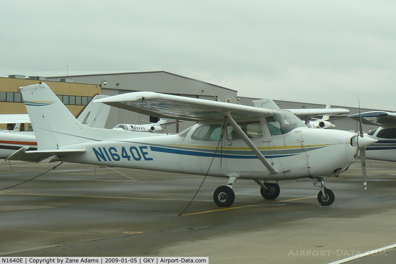 N1640E, 1978 Cessna 172N C/N 17271078, At Arlington Municipal