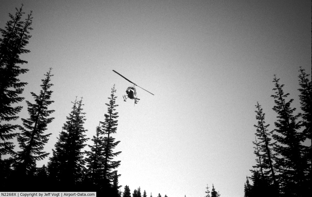 N2268X, Bell 206B JetRanger III C/N 3607, N2268X assisting with Search and Rescue @ Climber's Bivouac, Mt St Helens, July 2009
