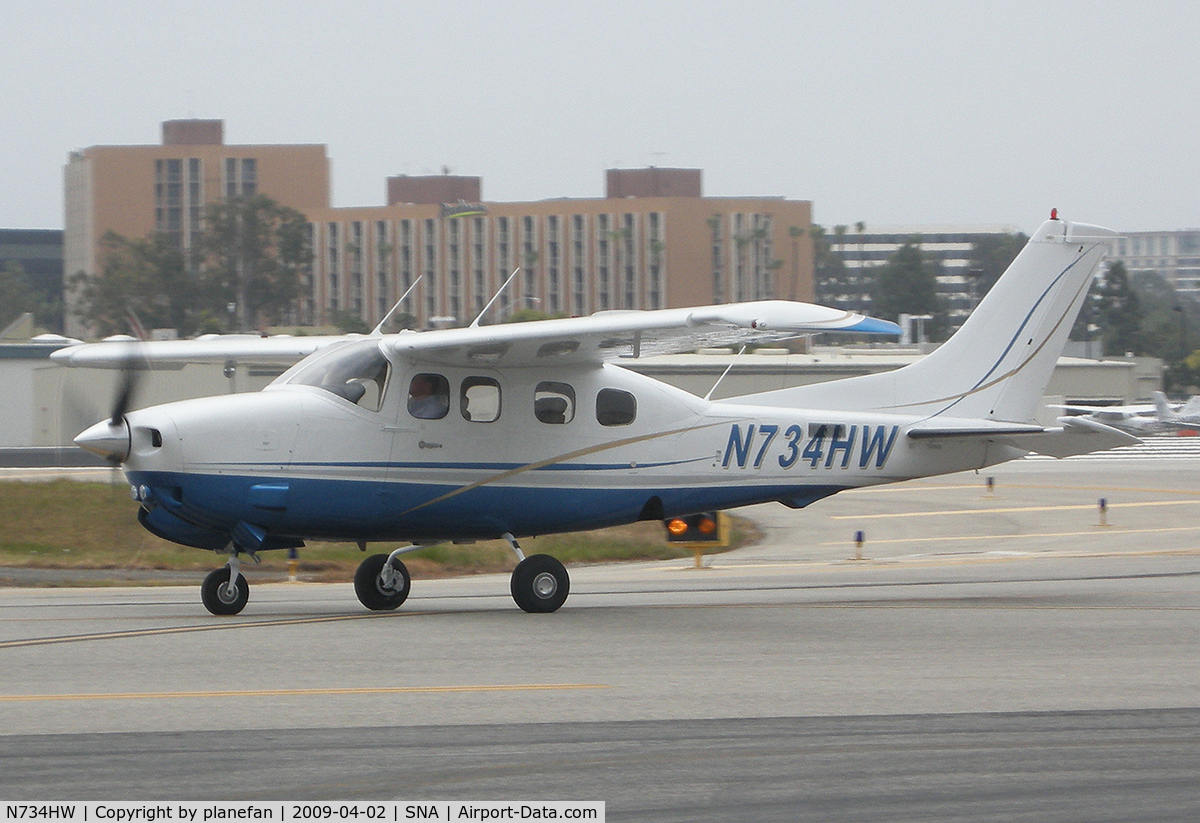N734HW, 1980 Cessna P210N Pressurised Centurion C/N P21000602, Taxiing at Santa Ana