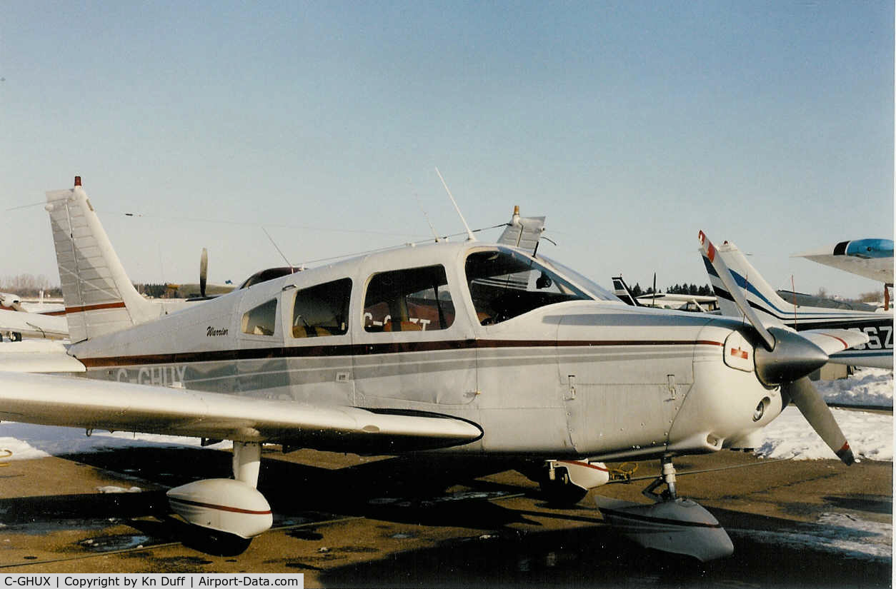 C-GHUX, 1975 Piper PA-28-151 C/N 28-7515287, Warrior C-HUX