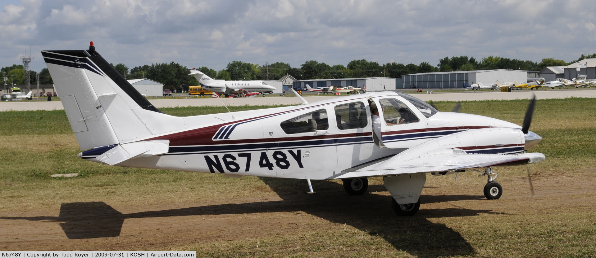 N6748Y, 1980 Beech 95-B55 (T42A) Baron C/N TC-2317, EAA AIRVENTURE 2009