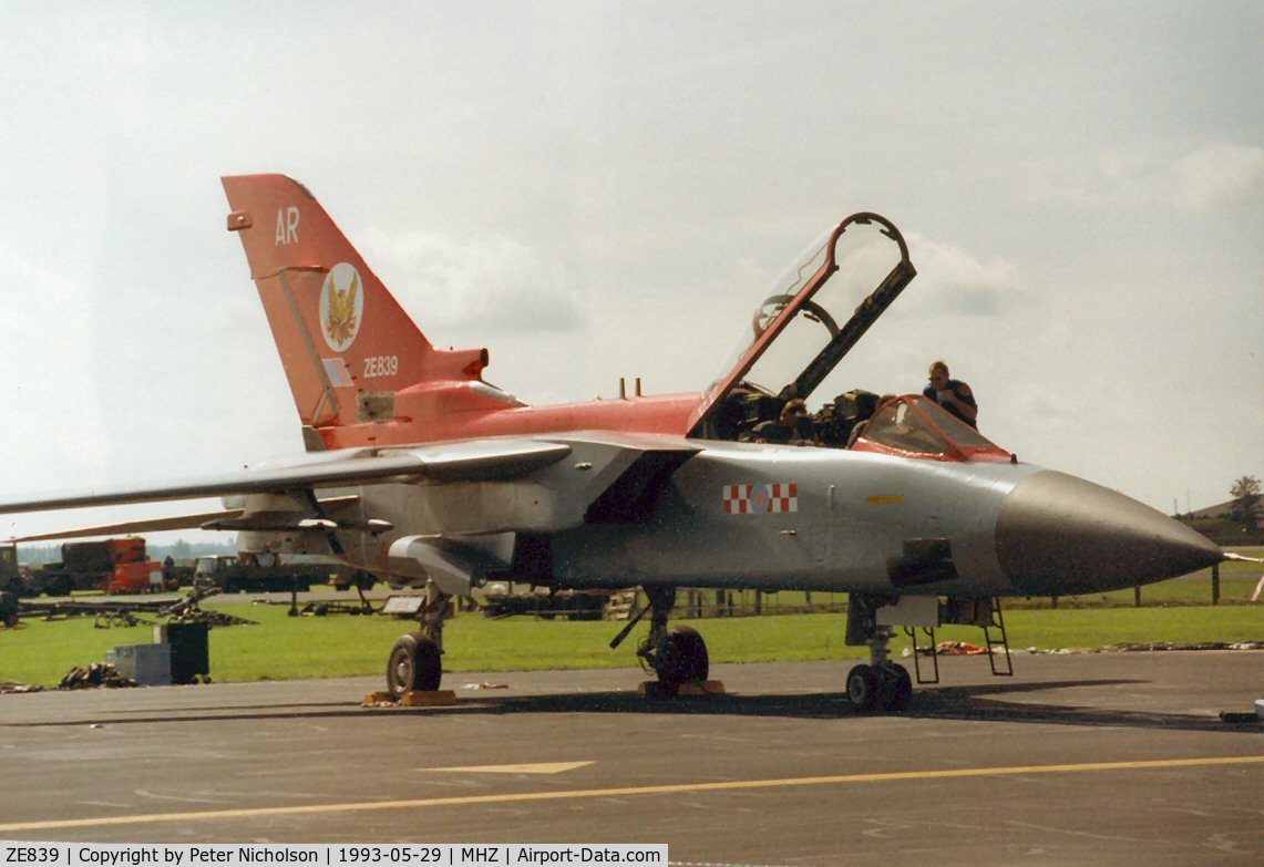 ZE839, 1988 Panavia Tornado F.3 C/N 733/AS082/3334, Tornado F.3 of 56[R] Squadron at RAF Coningsby on the flight-line at the 1993 Mildenhall Air Fete.