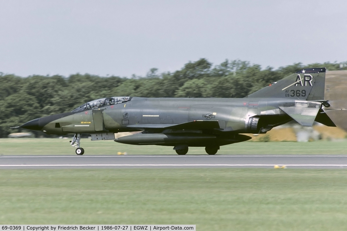 69-0369, 1968 McDonnell Douglas RF-4C Phantom II C/N 3875, 10th TRW RF-4C decelerates after touchdown at RAF Alconbury