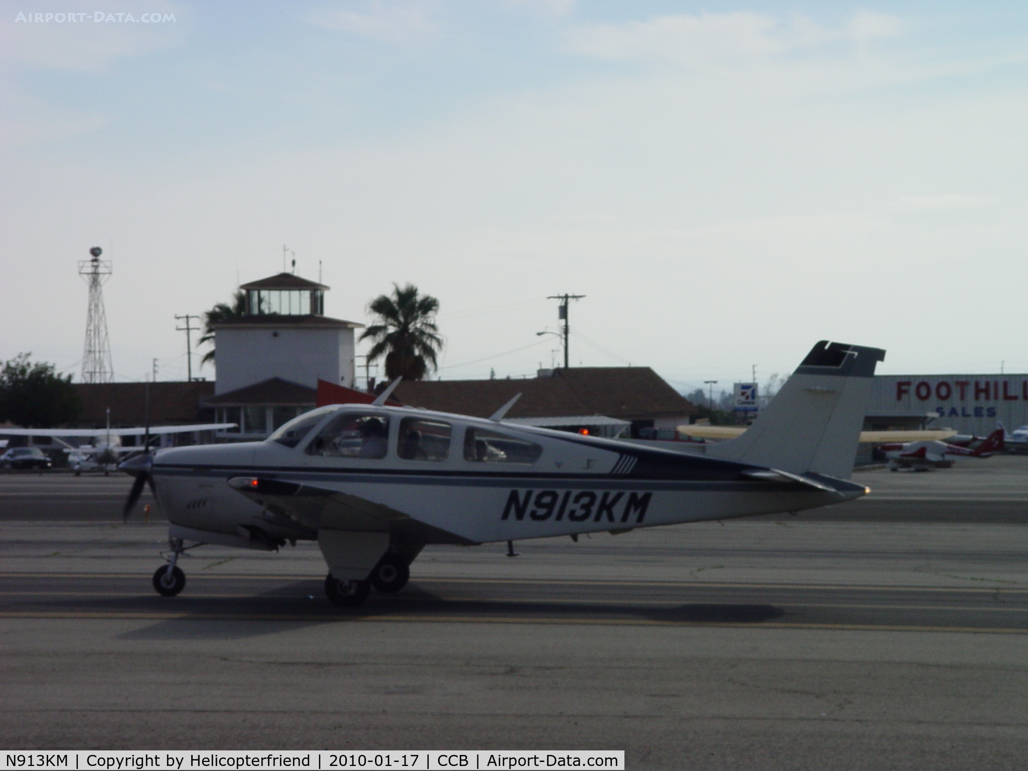 N913KM, 1979 Beech F33A Bonanza C/N CE-892, taxiing back to hangar