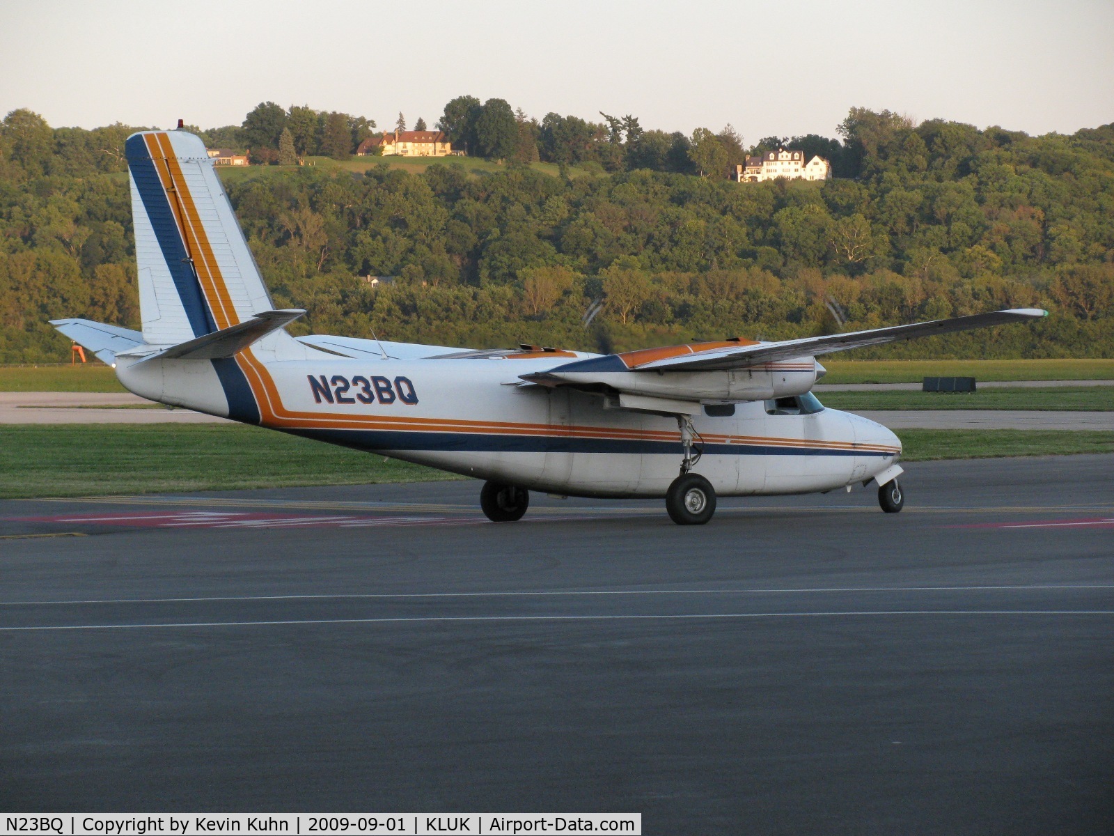 N23BQ, 1961 Aero Commander 500-B C/N 500A-1065-46, Central Airlines at sunset