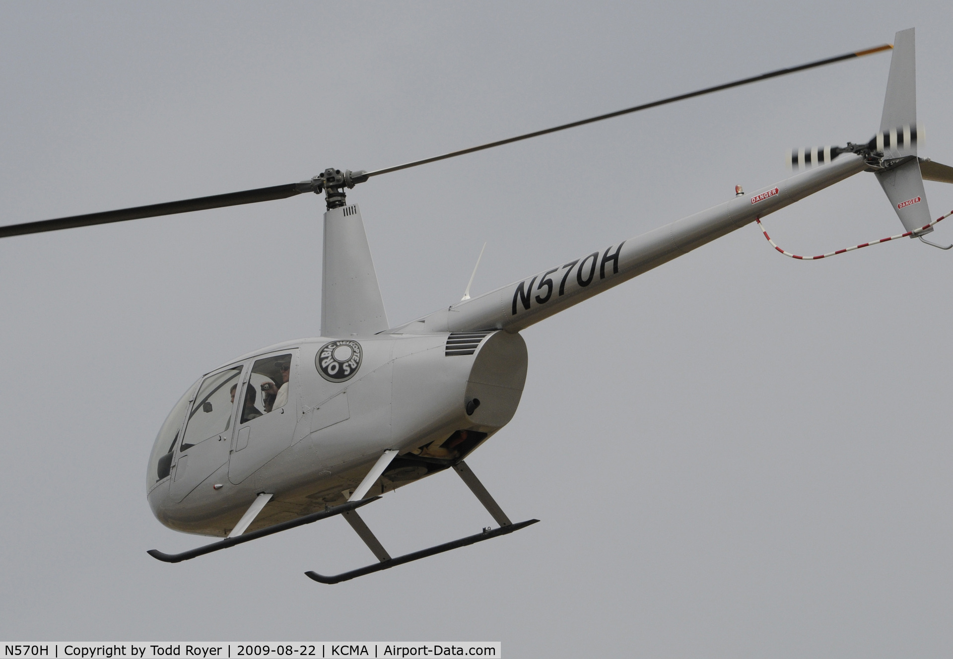 N570H, Robinson R44 C/N 2016, CAMARILLO AIR SHOW 2009