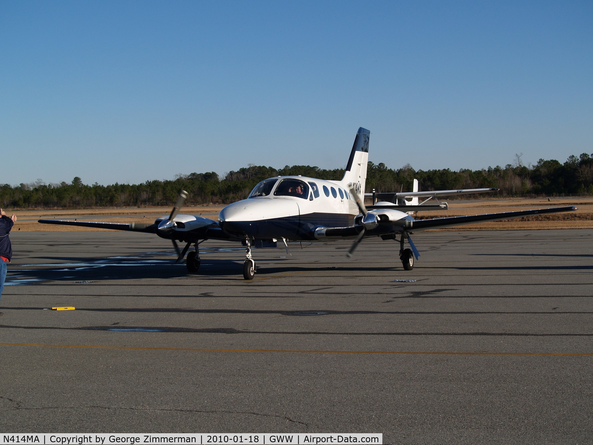 N414MA, 1979 Cessna 414A Chancellor C/N 414A0248, Stop-over for fuel enroute to Haiti to ferry earthquake supplies