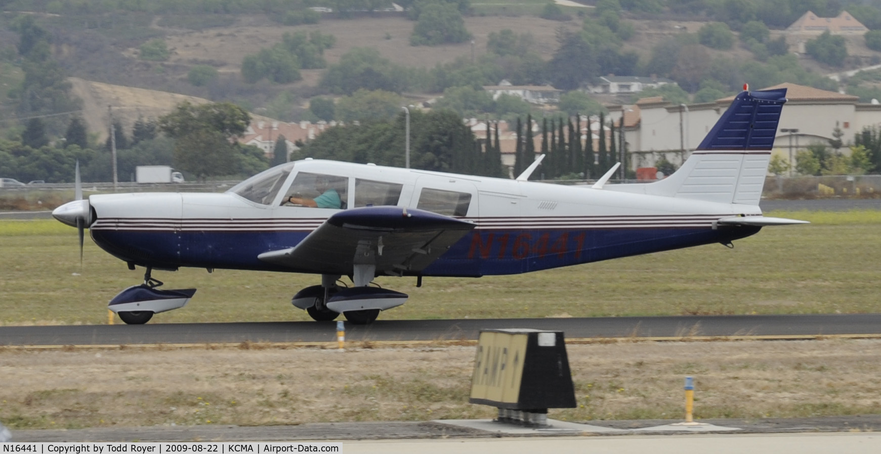 N16441, 1973 Piper PA-32-300 Cherokee Six C/N 32-7340087, CAMARILLO AIR SHOW 2009