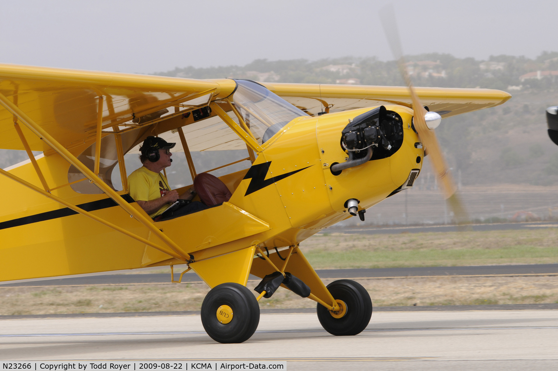 N23266, 1939 Piper J3C-65 Cub Cub C/N 3113, CAMARILLO AIR SHOW 2009