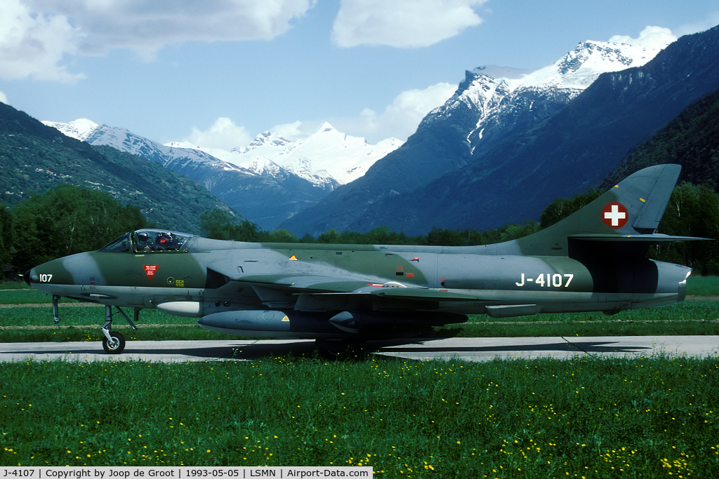 J-4107, Hawker Hunter F.58A C/N S4/U/3339, I consider Raron the most beautifull positioned airfield in Switzerland. The backdrop is magnificent. Unfortunately the base was closed after this exercise.