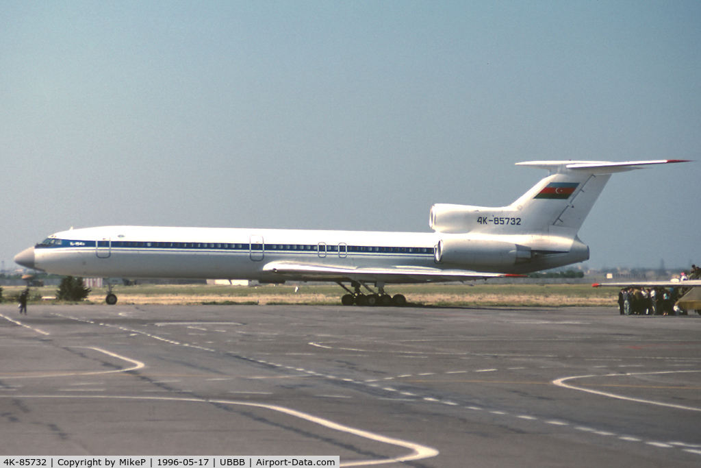 4K-85732, 1992 Tupolev Tu-154M C/N 92A914, Carries very small Improtex titles.