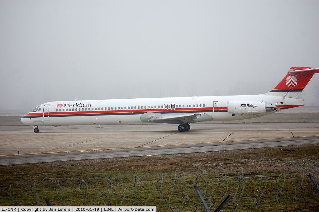 EI-CNR, 1992 McDonnell Douglas MD-83 (DC-9-83) C/N 53199, Fog