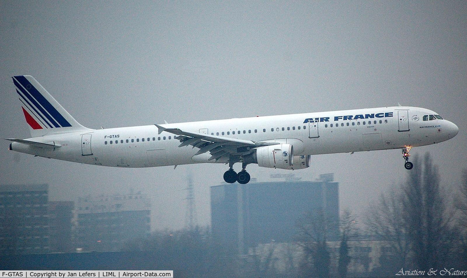 F-GTAS, 2008 Airbus A321-212 C/N 3419, Fog