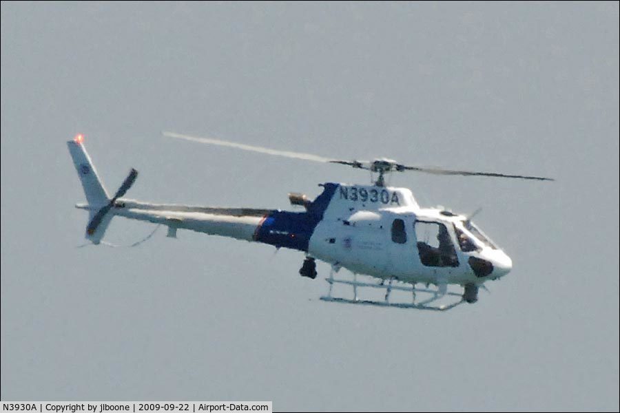 N3930A, 2009 Eurocopter AS-350B-3 Ecureuil Ecureuil C/N 4676, N3930A over San Diego