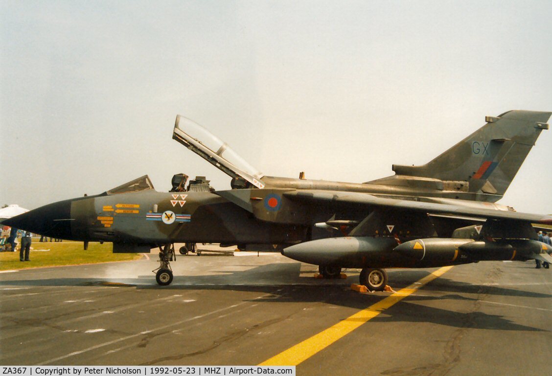 ZA367, 1982 Panavia Tornado GR.1(T) C/N 161/BT031/3081, Tornado GR.1 of 20 Squadron on display at the 1992 Mildenhall Air Fete.
