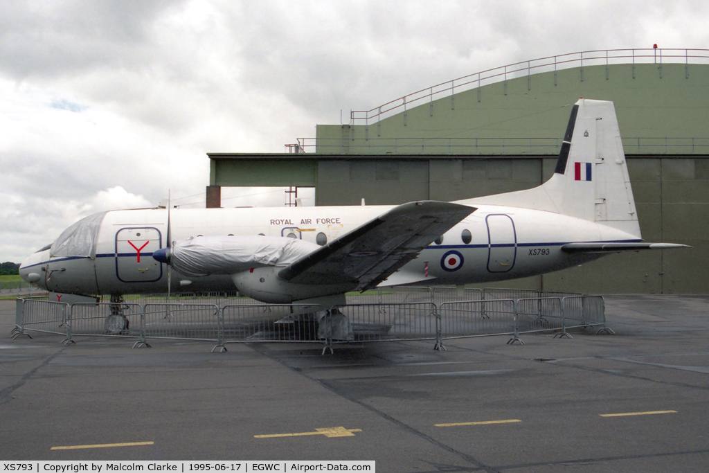 XS793, Hawker Siddeley HS-748 Andover CC2 C/N 1565, Hawker Siddeley HS-748 Andover CC2 at RAF Cosford in 1995.