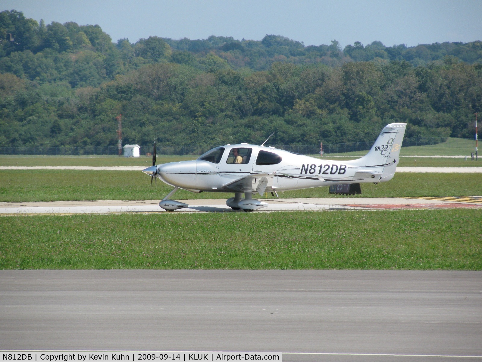 N812DB, 2007 Cirrus SR22 C/N 2399, I've tried in vain to understand the SR22's variations, but unfortunately it seems not even Cirrus is totally clear on all of them! An SR22 GTS Turbo, going by the tail.