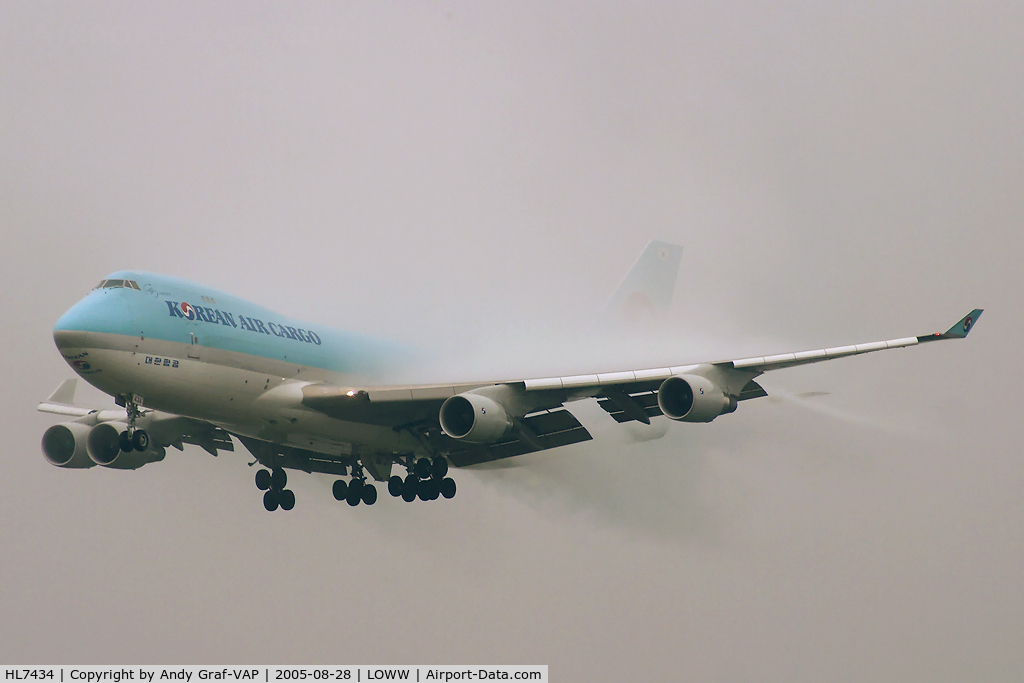 HL7434, 2002 Boeing 747-4B5F/SCD C/N 32809, Korean Air Cargo 747-400