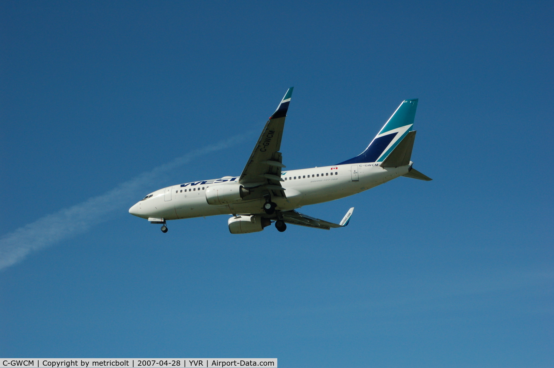 C-GWCM, 2003 Boeing 737-7CT C/N 32756, At YVR