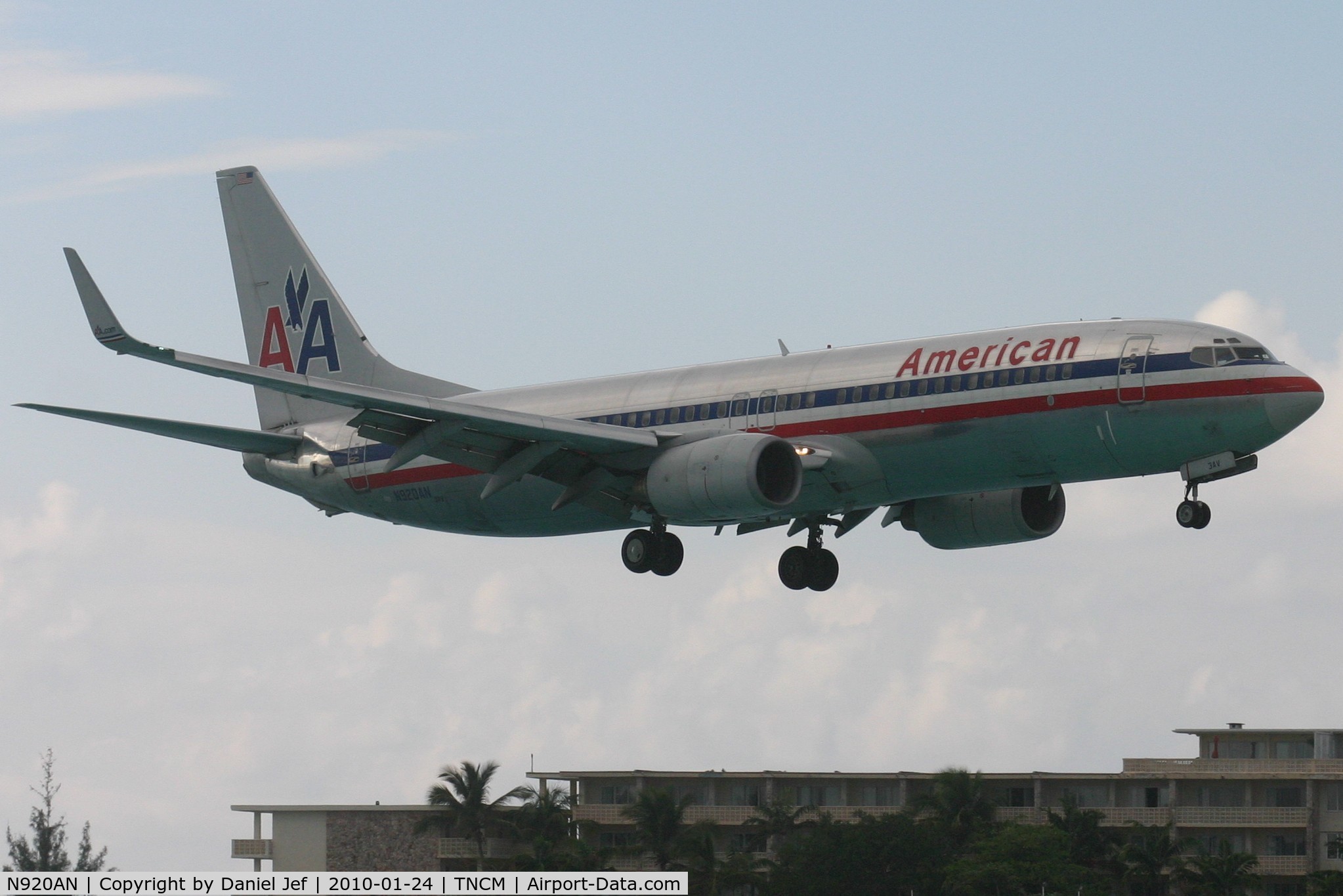 N920AN, 1999 Boeing 737-823 C/N 29521, American airlines N920AN landing at TNCM